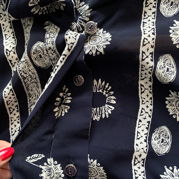 Angel Fashion Women’s Navy blue and White Printed Long Sleeve Blouse Siz… - Picture 5 of 17